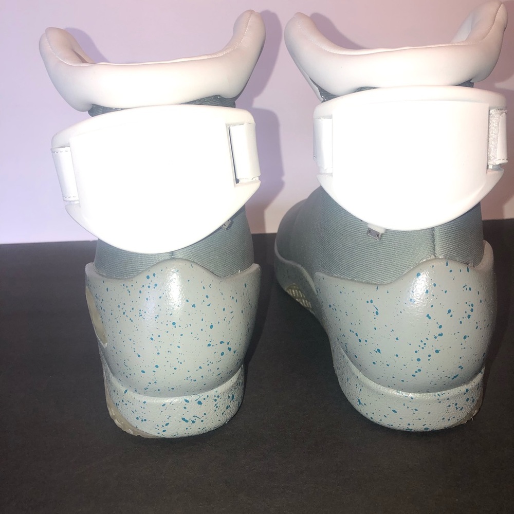 Back To The Future Part II Shoes - Picture 7 of 12